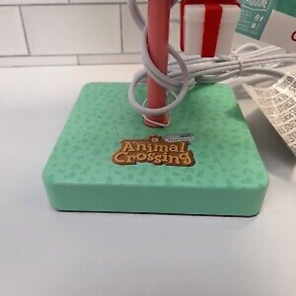 Paladone Brand Nintendo Animal Crossing New Horizons Isabelle Table Lamp NWT - Picture 3 of 7